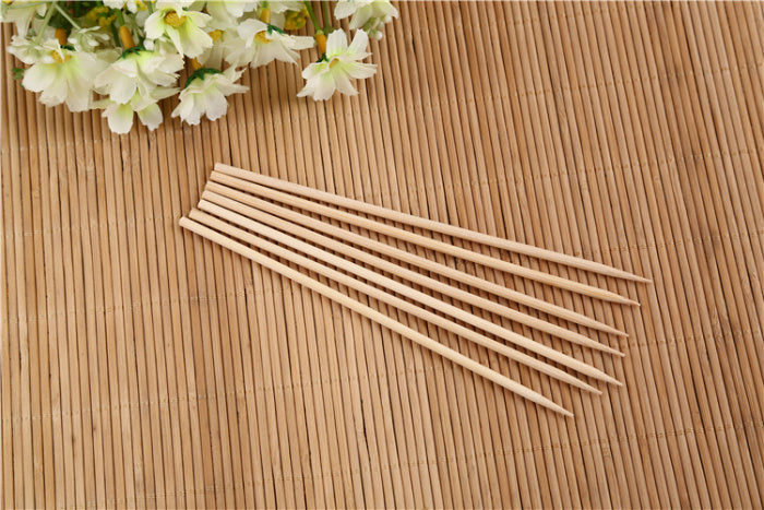 1116 Natural Bamboo Wooden Skewers / BBQ Sticks for Barbeque and Grilling 1116 Natural Bamboo Wooden Skewers / BBQ Sticks for Barbeque and Grilling